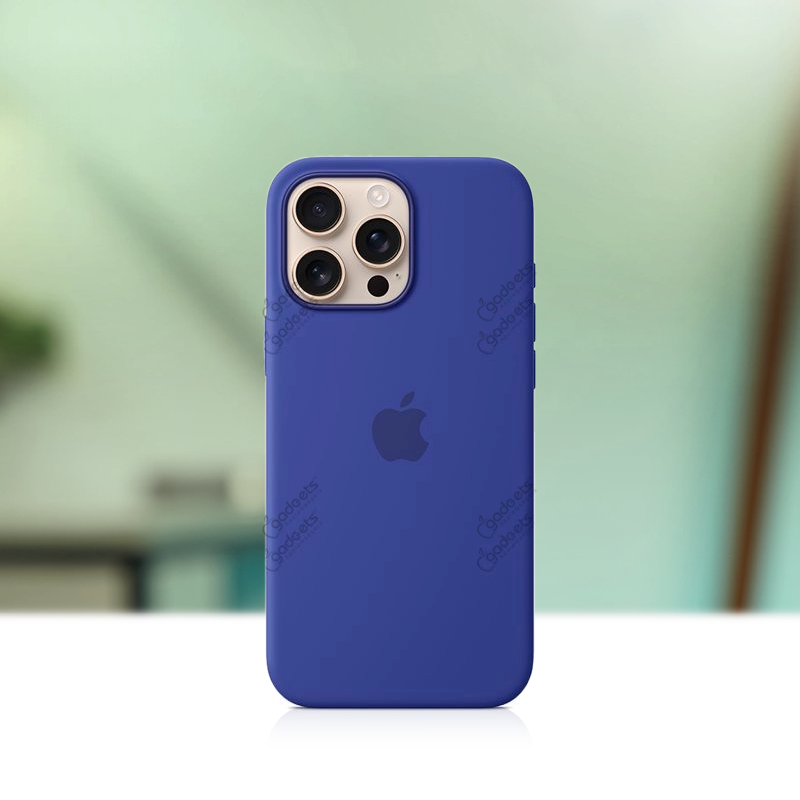 Silicone Case with MagSafe for iPhone 16 Series - Apple