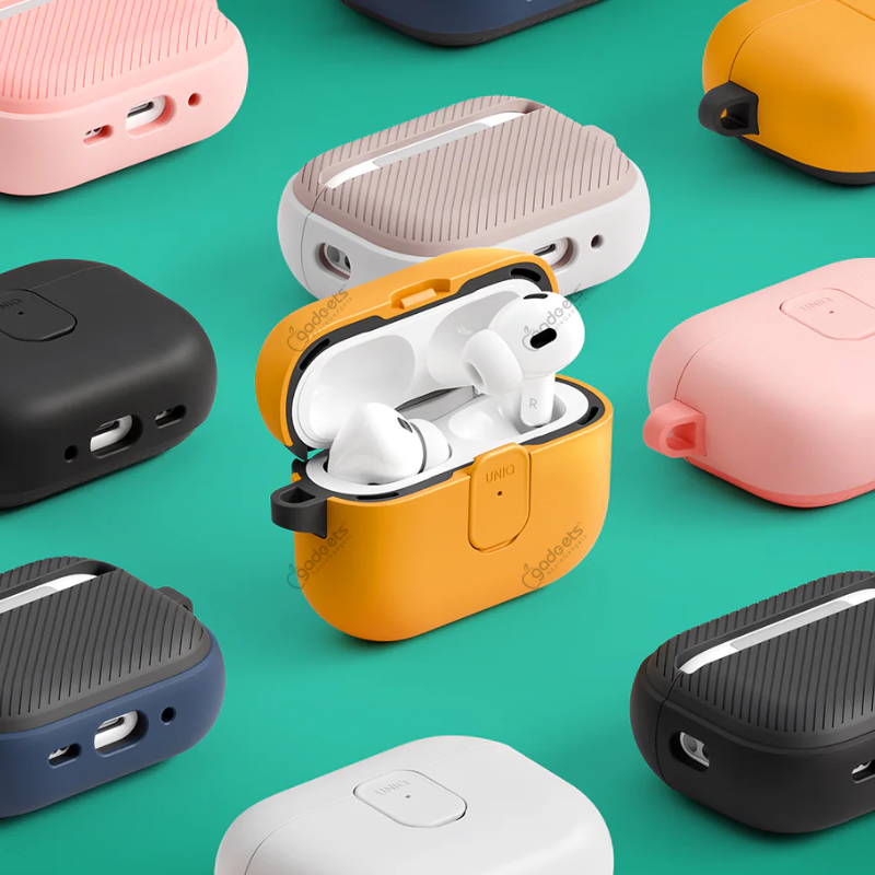 Uniq Clyde Magnetic Closure Hybrid Case For Airpods Pro 3