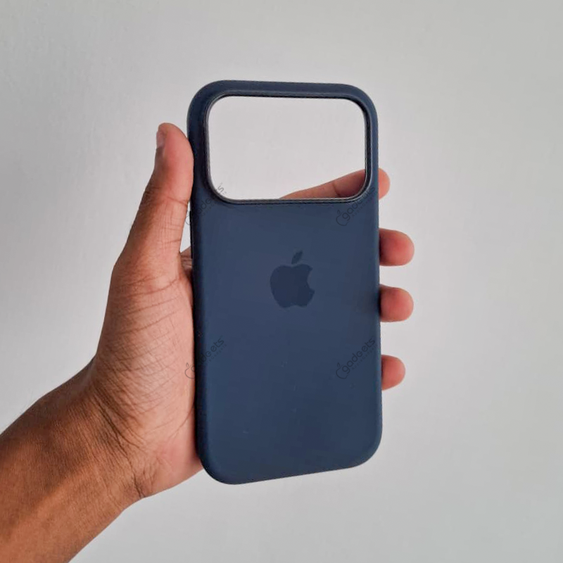 Silicone MagSafe Case with Camera Control for iPhone 17 Series