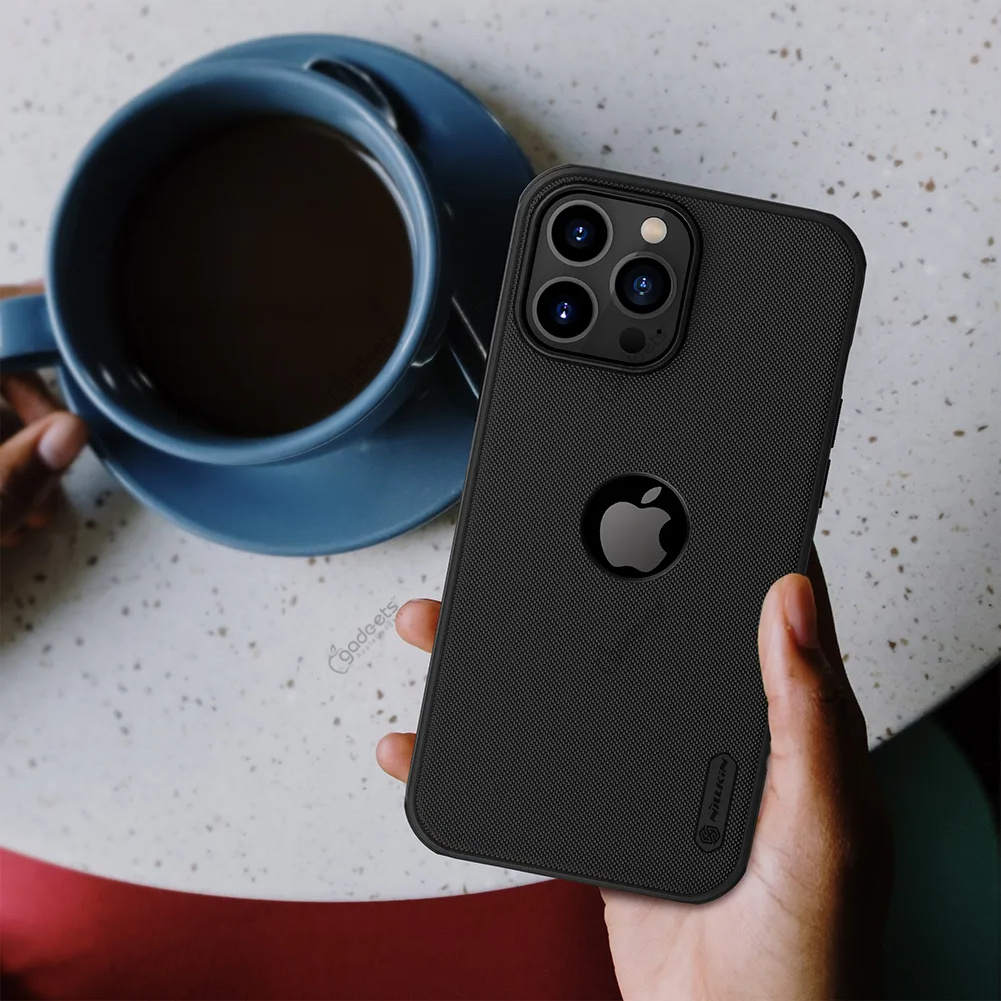 Nillkin Super Frosted PRO Backcover für POCO F7 Schwarz