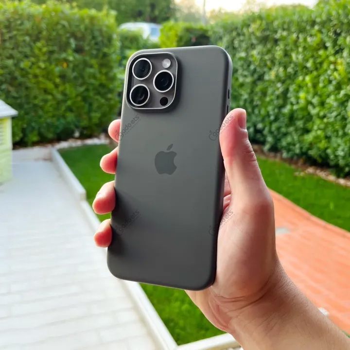 Silicone Case with MagSafe for iPhone 15 Series